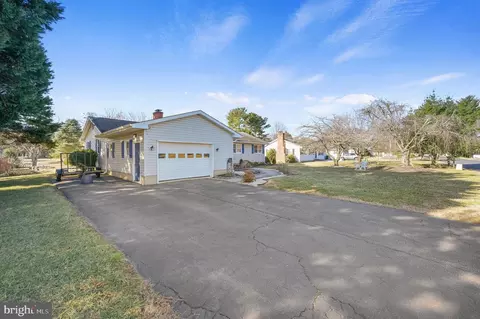 48 Richardson Cir, Dover, DE 19901 photo 2
