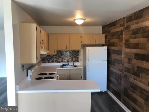 Kitchen - 97 Par Haven Dr #J21, Dover, DE 19904 photo 2 of 2