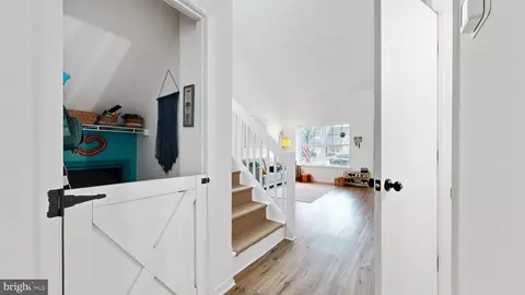 Entry Way - 433 E Wind Dr, Dover, DE 19901 photo 15 of 23