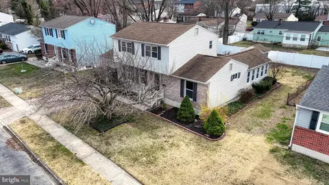324 Eisenhower Dr, Dover, DE 19901