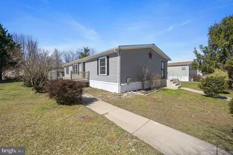 158 Fox Pointe Dr, Dover, DE 19904