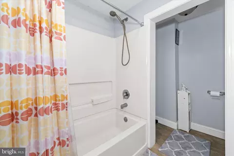 Bath - 9 High St, Harrington, DE 19952 photo 2 of 4