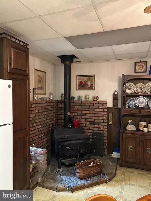 Kitchen - 124 Karl Dr, Dover, DE 19901 photo 1 of 7