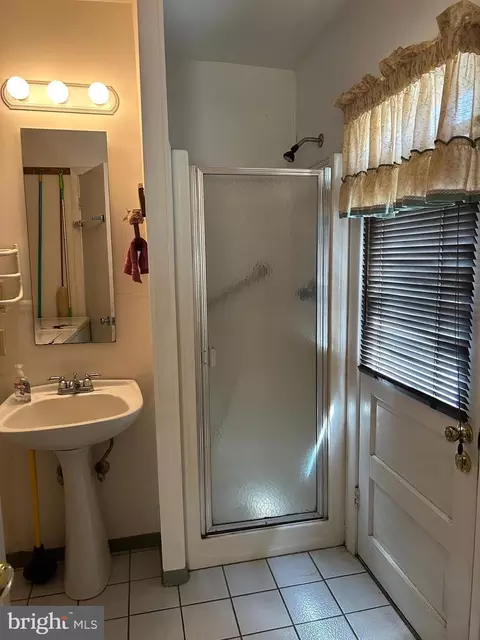 Bath - 124 Karl Dr, Dover, DE 19901 photo 2 of 2