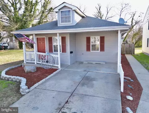 Exterior - 35 S Queen St, Dover, DE 19904 photo 2 of 3