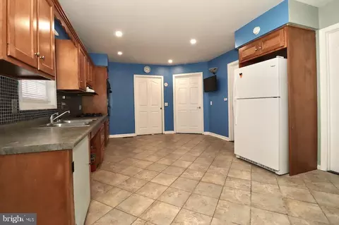 Entry Way - 35 S Queen St, Dover, DE 19904 photo 3 of 3