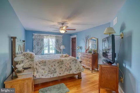 Bedroom - 5045 Sandy Bend Rd, Marydel, DE 19964 photo 1 of 6