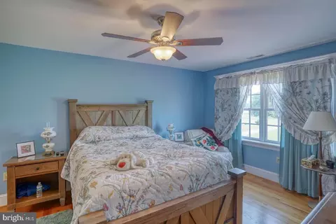 Bedroom - 5045 Sandy Bend Rd, Marydel, DE 19964 photo 2 of 6
