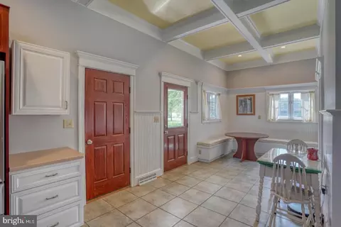 Entry Way - 5045 Sandy Bend Rd, Marydel, DE 19964 photo 4 of 10