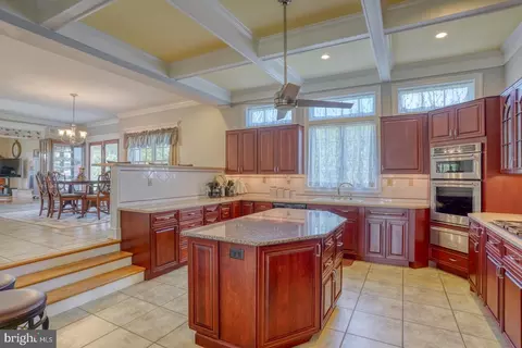 Kitchen - 5045 Sandy Bend Rd, Marydel, DE 19964 photo 4 of 7