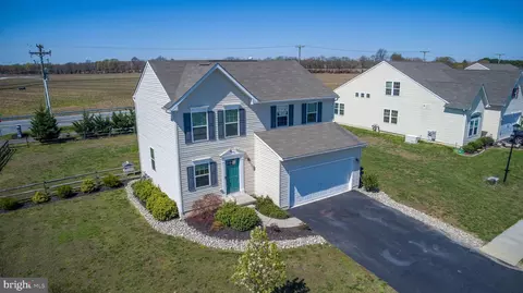 19 Delaware River Dr, Clayton, DE 19938
