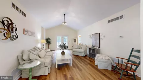Entry Way - 130 Maple Glen Dr, Dover, DE 19904 photo 2 of 11