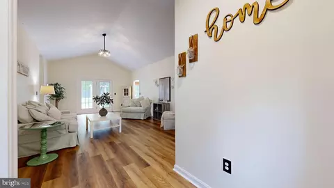 Entry Way - 130 Maple Glen Dr, Dover, DE 19904 photo 1 of 11