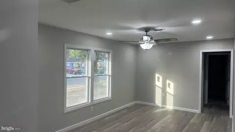 Living - 137 N Governors Blvd, Dover, DE 19901 photo 2 of 2