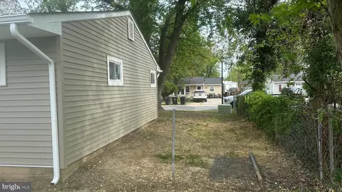 Exterior - 137 N Governors Blvd, Dover, DE 19901 photo 1 of 2