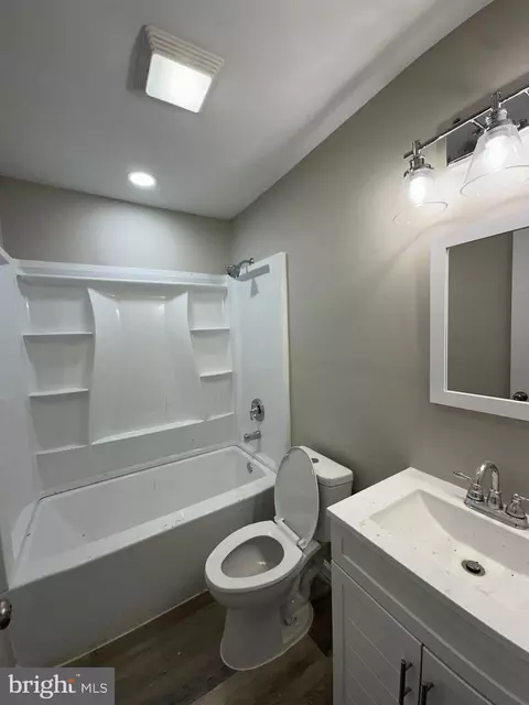 Bath - 137 N Governors Blvd, Dover, DE 19901 photo 1 of 3