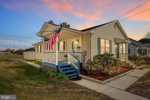 216 Delaware Ave, Harrington, DE 19952