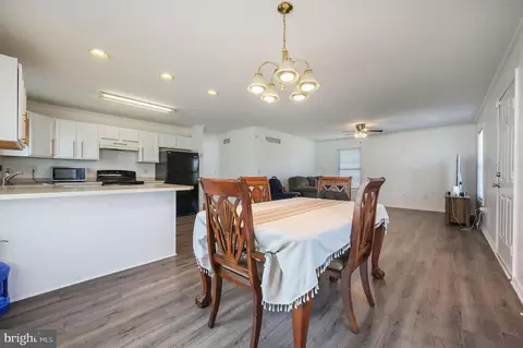 Dining - 31 Reed St, Harrington, DE 19952 photo 2 of 2