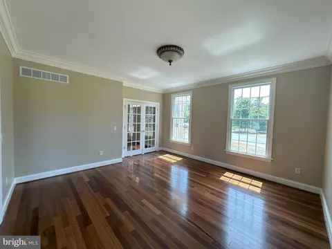 Living - 564 Brookfield Dr, Dover, DE 19901 photo 1 of 4