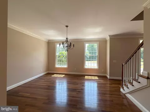 Living - 564 Brookfield Dr, Dover, DE 19901 photo 3 of 4