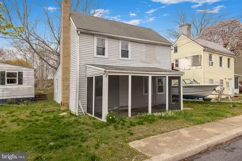141 Front St, Leipsic, DE 19901