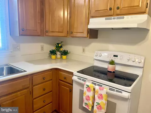 Kitchen - 956 Westview Ter, Dover, DE 19904 photo 3 of 9