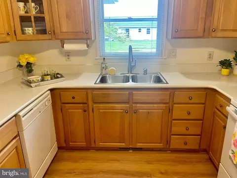 Kitchen - 956 Westview Ter, Dover, DE 19904 photo 2 of 9