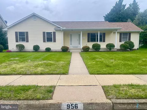 956 Westview Ter, Dover, DE 19904