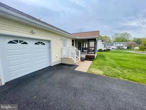 Exterior - 956 Westview Ter, Dover, DE 19904 photo 6 of 12