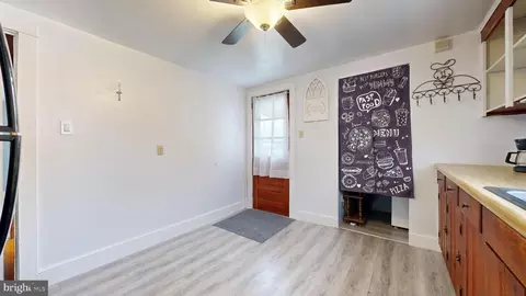 Entry Way - 89 N Halsey Rd, Dover, DE 19901 photo 5 of 6