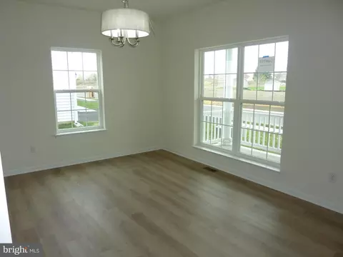 189 Villa Dr, Clayton, DE 19938 photo 5