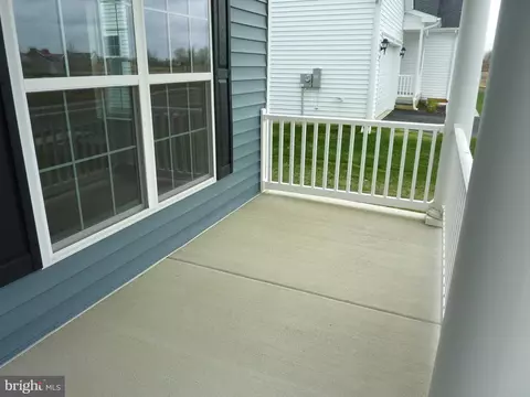189 Villa Dr, Clayton, DE 19938 photo 3