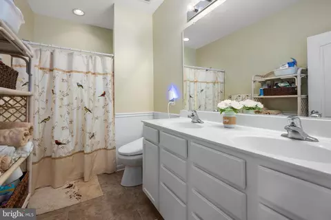 Bath - 105 Cresthaven Ln, Dover, DE 19901 photo 1 of 1