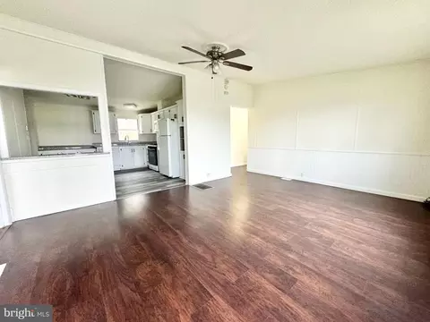 Living - 122 Beth Pl, Dover, DE 19901 photo 1 of 4