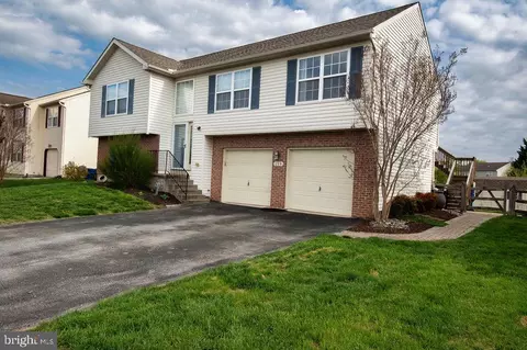 159 Riverdale Ln, Clayton, DE 19938