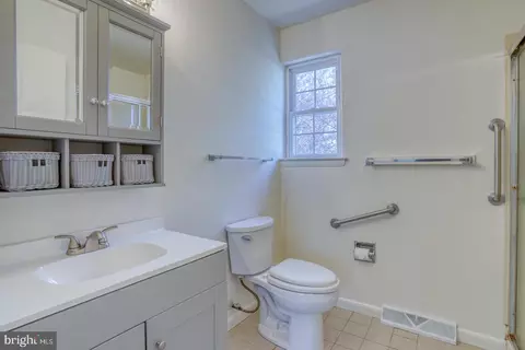 Bath - 39 Duchess Cir, Dover, DE 19901 photo 3 of 3
