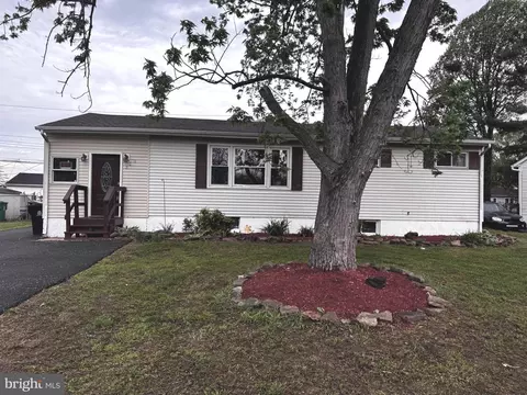 Exterior - 310 David Hall Rd, Dover, DE 19904 photo 1 of 7