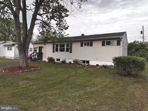 Exterior - 310 David Hall Rd, Dover, DE 19904 photo 2 of 7