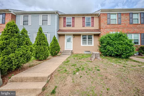 268 Green Blade Dr, Dover, DE 19904