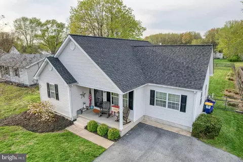 415 W High St, Felton, DE 19943