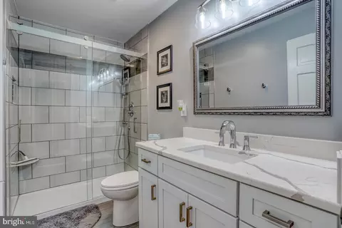 Bath - 306 Parkway Dr, Dover, DE 19904 photo 3 of 3