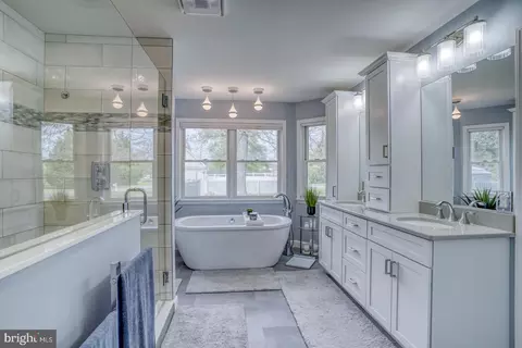 Bath - 306 Parkway Dr, Dover, DE 19904 photo 1 of 3