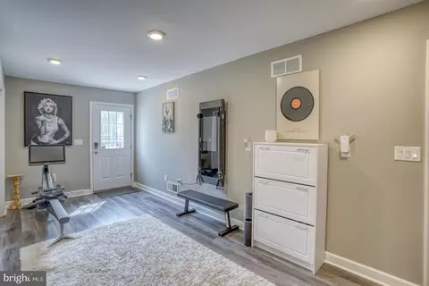 Entry Way - 306 Parkway Dr, Dover, DE 19904 photo 5 of 6