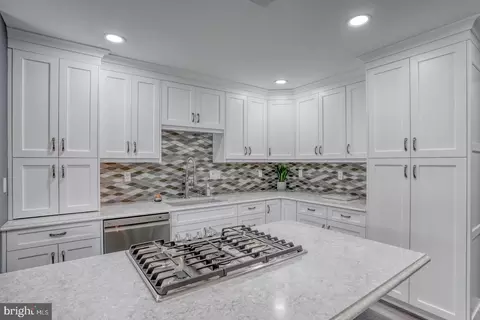 Kitchen - 306 Parkway Dr, Dover, DE 19904 photo 3 of 6