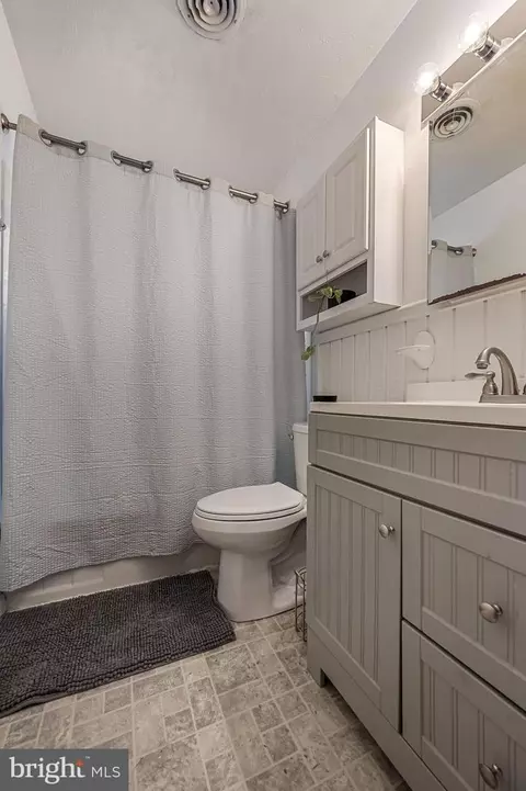 Bath - 87 Wayne Dr, Dover, DE 19901 photo 1 of 1