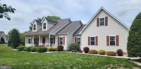 319 Meadow Ridge Pkwy, Dover, DE 19904