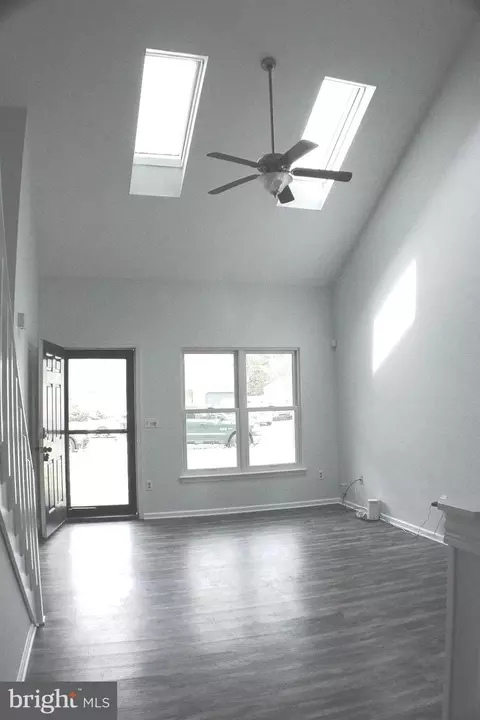 Living - 19 Stoney Dr, Dover, DE 19904 photo 1 of 3