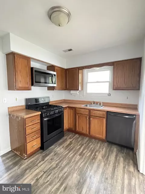Kitchen - 19 Stoney Dr, Dover, DE 19904 photo 1 of 1