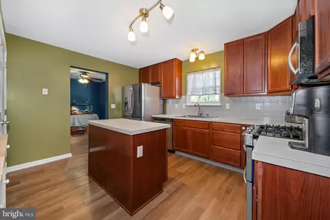 Kitchen - 77 E Radison Run, Clayton, DE 19938 photo 3 of 4