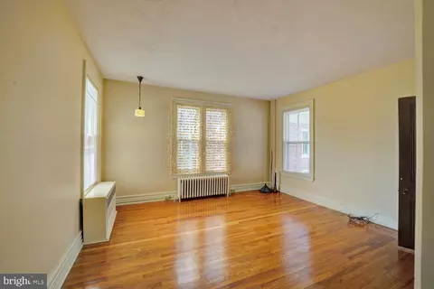Living - 10 N State St, Dover, DE 19901 photo 12 of 16